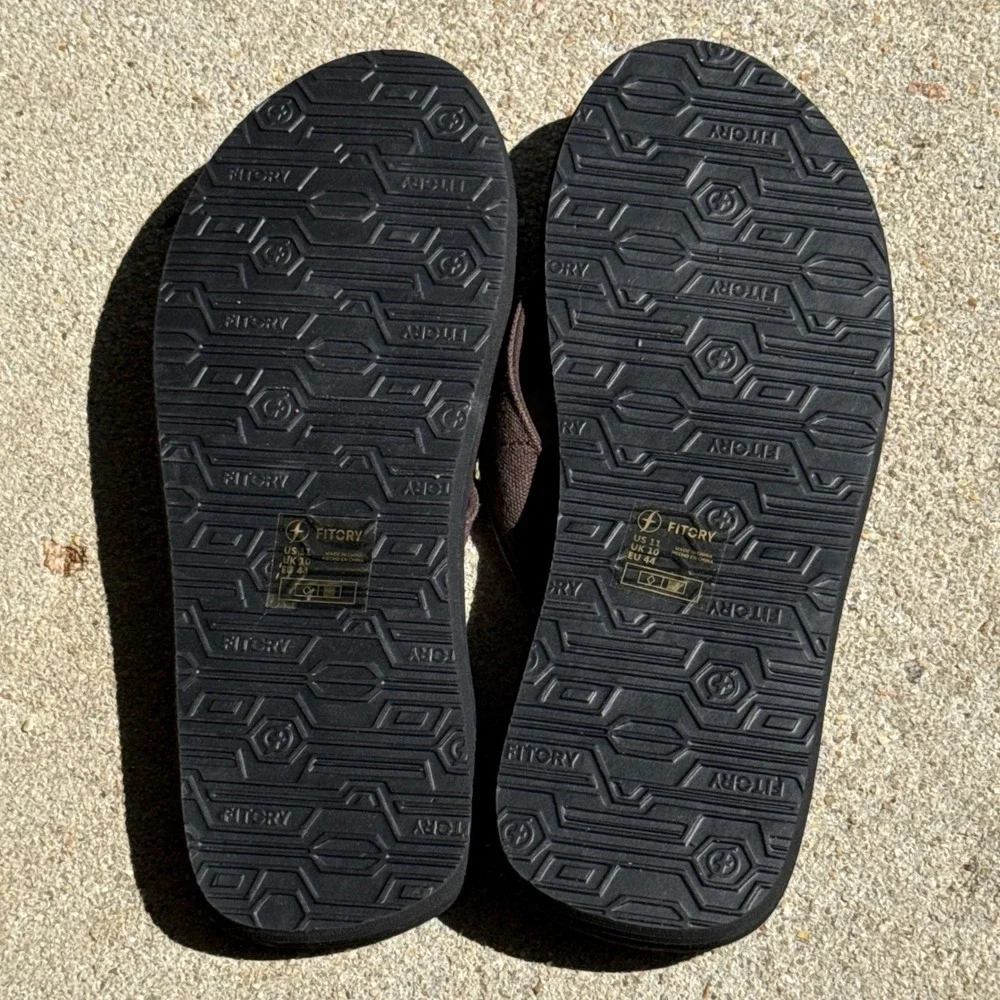 Mens Size 11 Flip Flops Fitory Thong Sandals Brown 44 EU Summer Beach Shoes